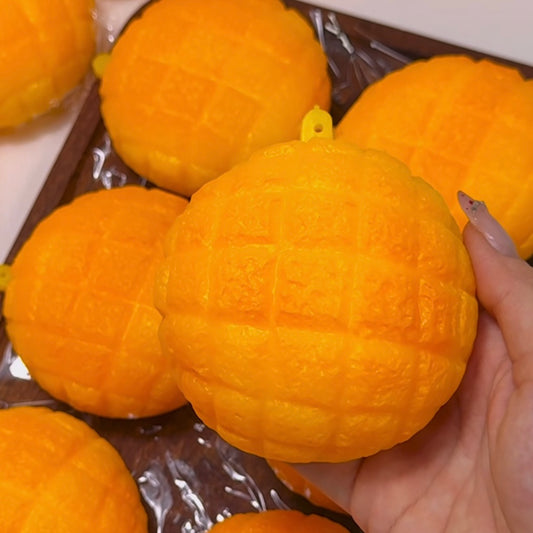 Pineapple Bun (2Sizes)